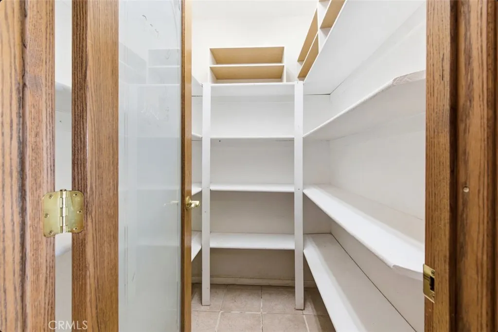 6895 Coyote Rd, Phelan, California 92371 home-pic-11